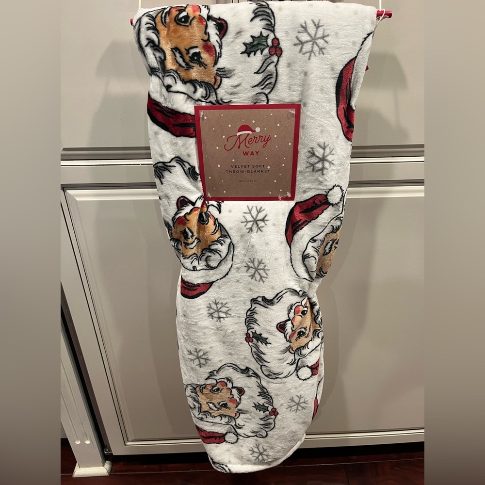 Merry Way Christmas Santa Print Throw Blanket